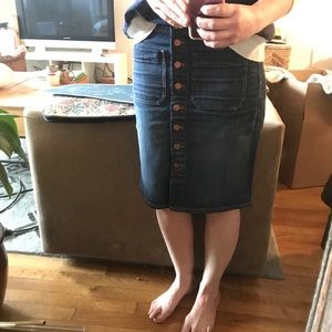 Madewell Jeans - Madewell Denim Midi Pencil Skirt Madewell Jeans - Madewell Denim Midi Pencil Skirt